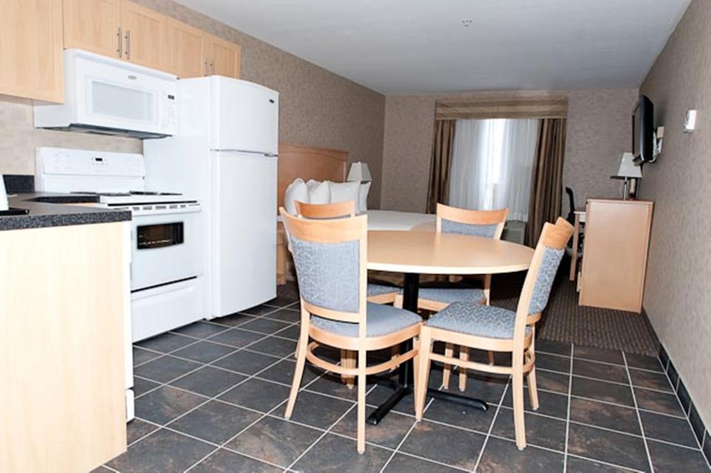 Paradise Inn And Suites Valleyview エクステリア 写真